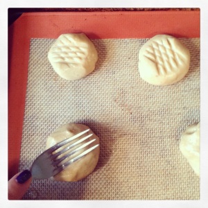Press wet fork in a # pattern on the balls of #PeanutButterLoversDay cookie dough. Bake @ 375 for 10-12 minutes